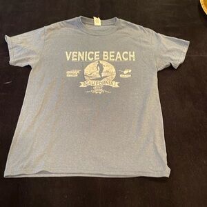 Gildan short sleeve cotton tshirt with Venice Beach graphic, size M